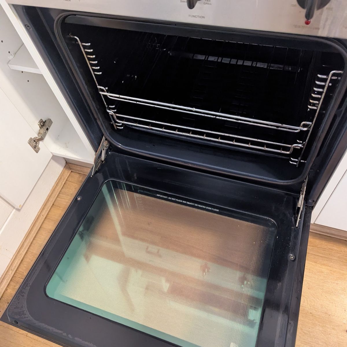 Oven and Stovetop Cleaning by Swift Bond Cleaning